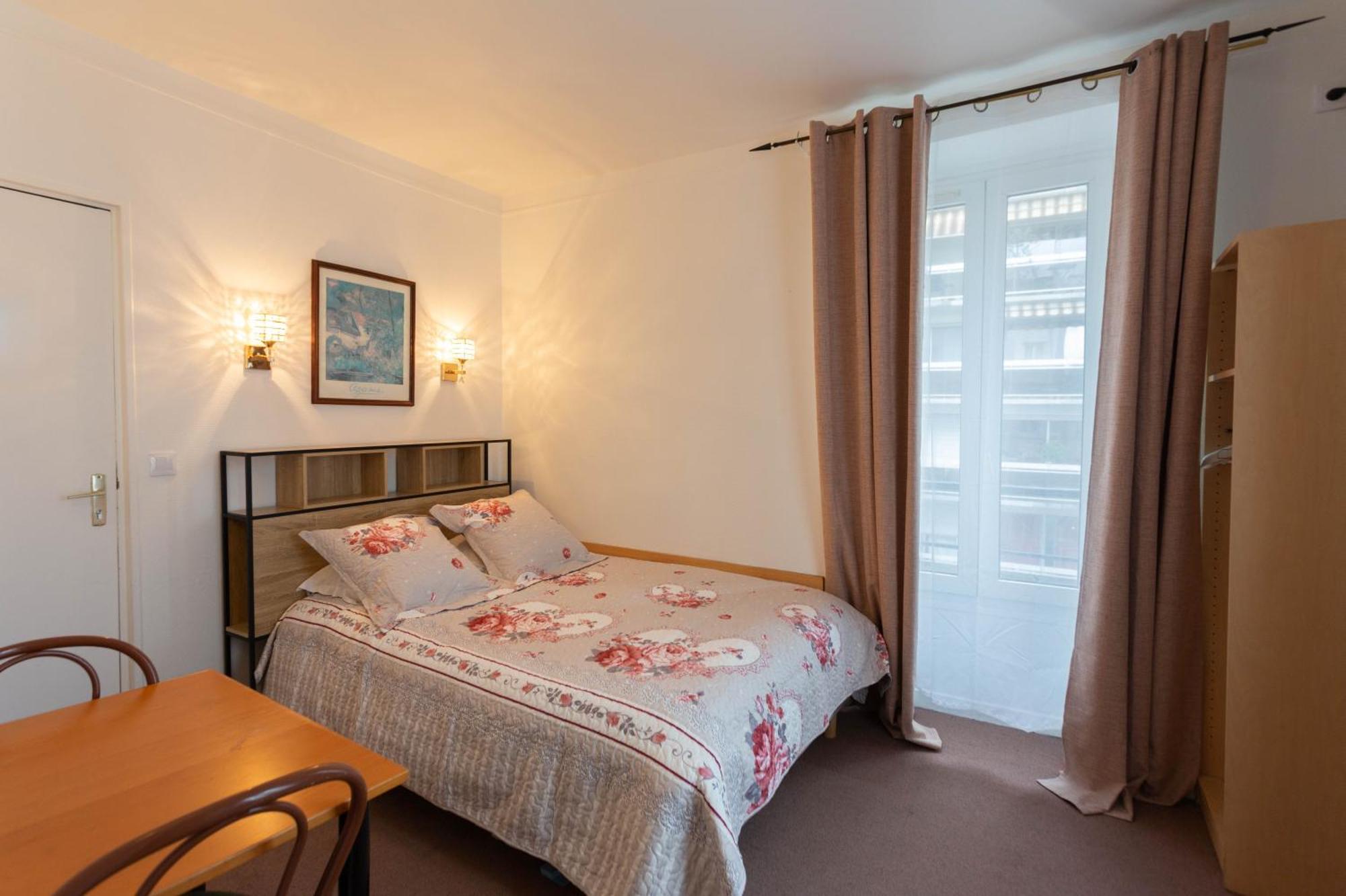 Hotel Ideal Design 3*
